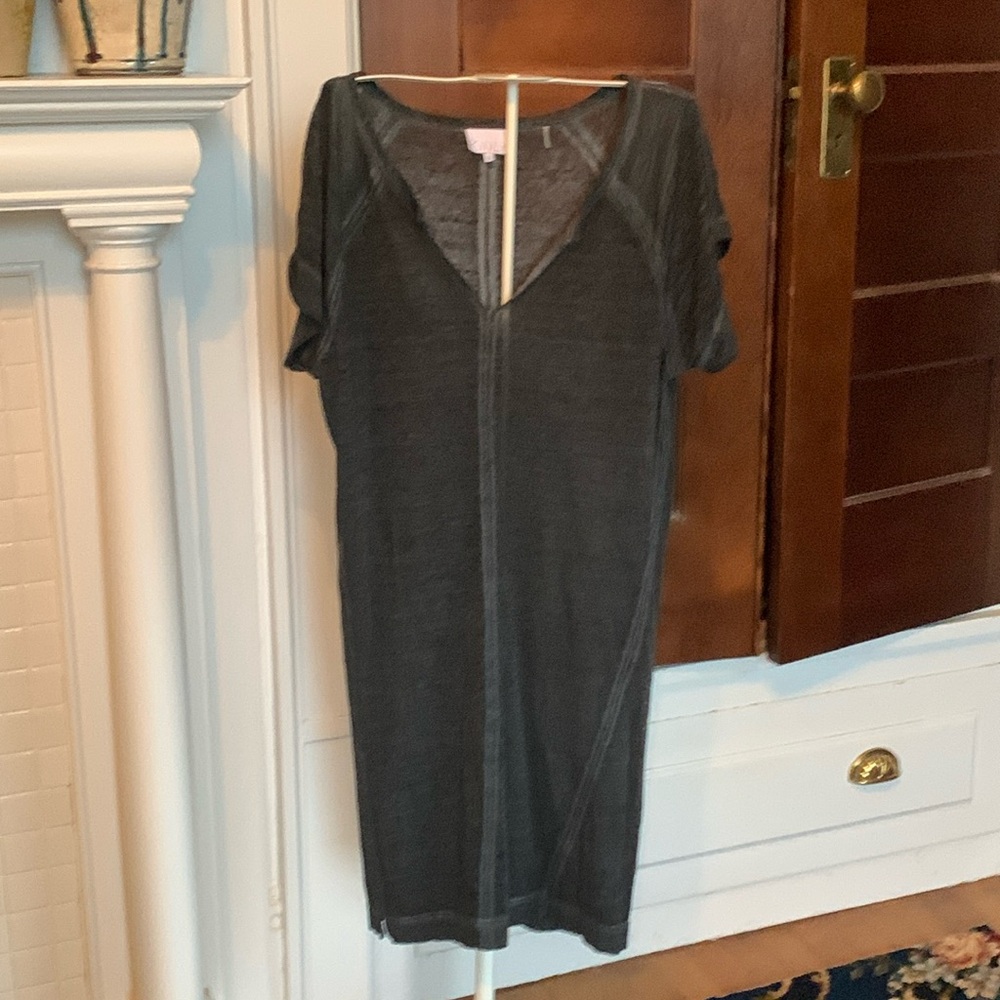 Linley 100 percent linen v neck tee shirt dress. Worn twice. 100 retail